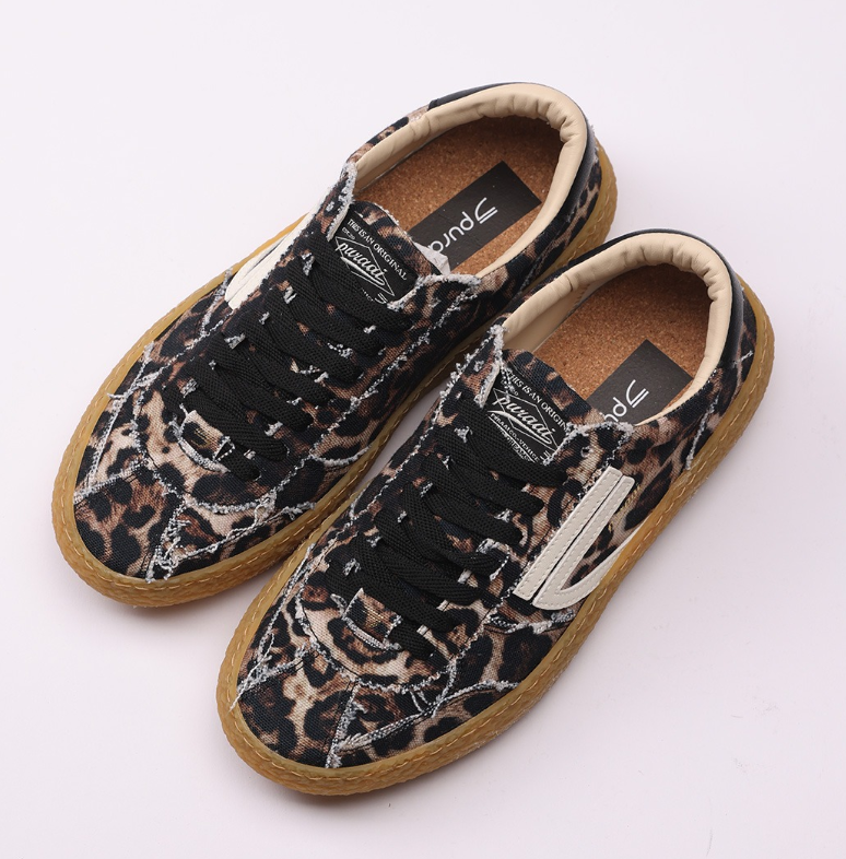 1.01 Vintage textile leopard